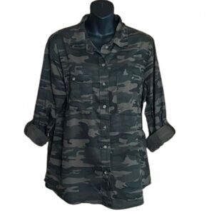 Social Standard by Sanctuary size small button up camo shirt NWT